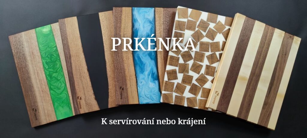 Pět různých prkének ze dřeva a epoxidové pryskyřice. Reprezentují naši širokou nabídku.